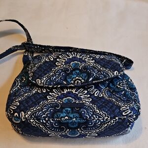 Vera Bradley Essential Messenger Bag In Cascade Tapestry